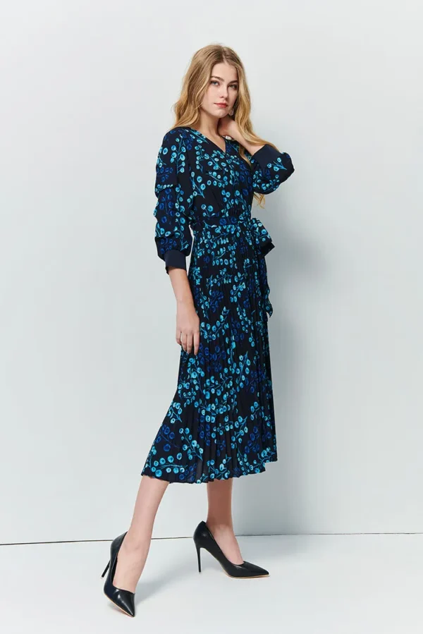 Split sleeve V-neck floral pleats