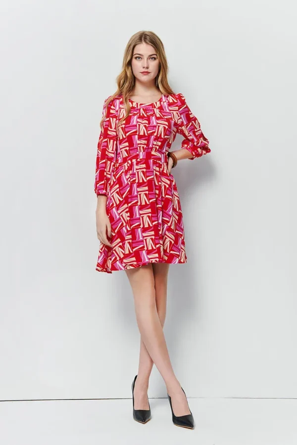 Round neck letter geometry cut sleeves