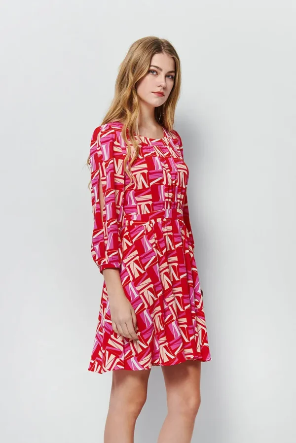 Round neck letter geometry cut sleeves